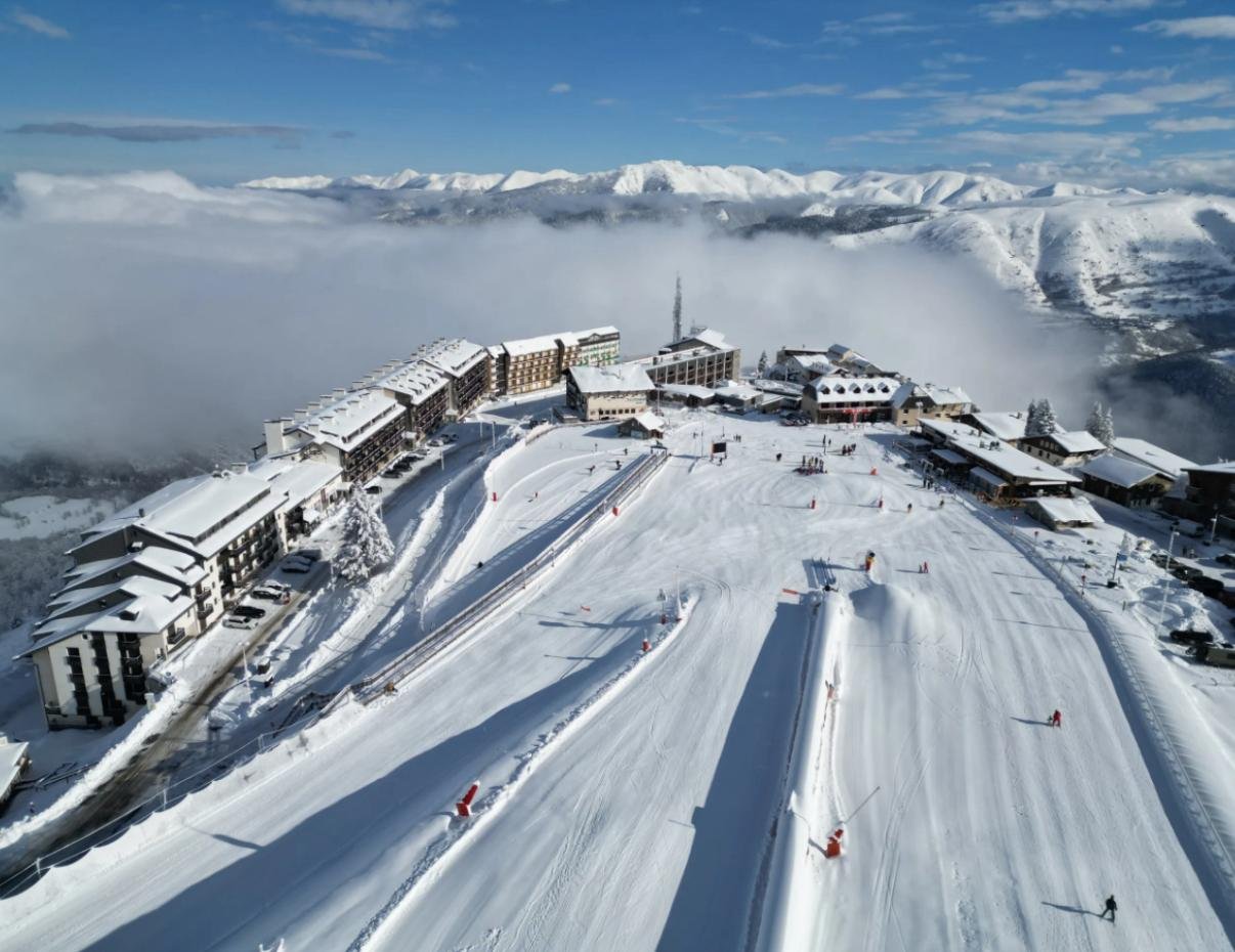 Panorama invernal del dominio de Saint-Lary, foto de la tienda